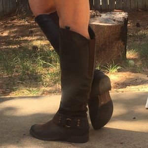 Riding boots